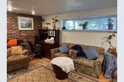 5 Sage Court, Huntington Station, NY 11746 - Photo 9