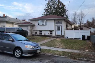 1656 Michalicki Pl, Merrick, NY 11566 - Photo 3