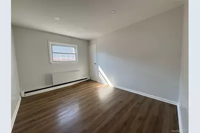 1726 Plainview Avenue, Far Rockaway, NY 11691 - Photo 5