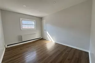 17-26 Plainview Ave, Far Rockaway, NY 11691 - Photo 5