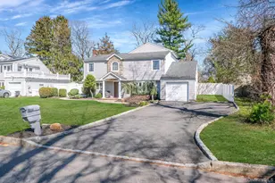 43 Hallock Ave, Smithtown, NY 11787 - Photo 3