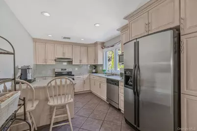 43 Hallock Avenue, Smithtown, NY 11787 - Photo 17