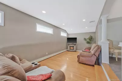 43 Hallock Avenue, Smithtown, NY 11787 - Photo 25