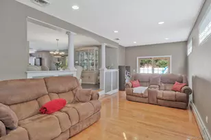 43 Hallock Ave, Smithtown, NY 11787 - Photo 27