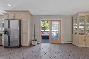 43 Hallock Ave, Smithtown, NY 11787 - Photo 15