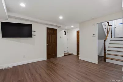 246 Tibbetts Road, Yonkers, NY 10705 - Photo 21