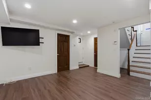 246 Tibbetts Rd, Yonkers, NY 10705 - Photo 21