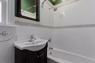 246 Tibbetts Rd, Yonkers, NY 10705 - Photo 17