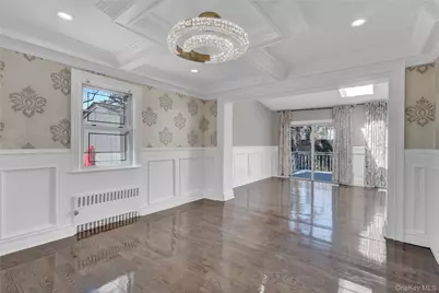 154 California Avenue, Freeport, NY 11520 - Photo 5