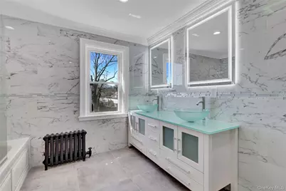 154 California Avenue, Freeport, NY 11520 - Photo 25