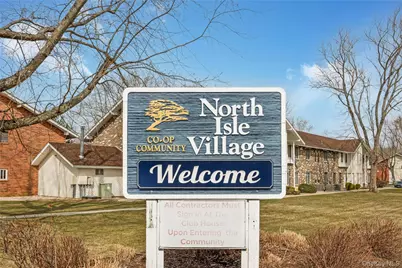 8 Cheyenne Court #8, Coram, NY 11727 - Photo 3