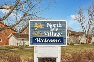 8 Cheyenne Ct, Coram, NY 11727 - Photo 3