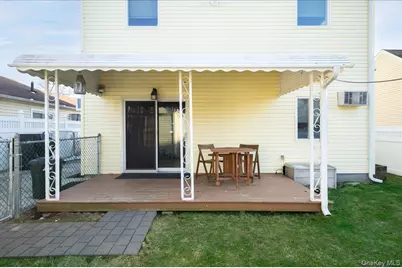 61 Cedar Street, Massapequa, NY 11758 - Photo 19