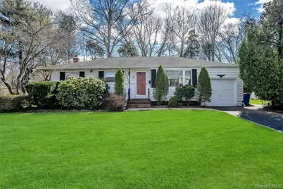 5 Vegas Court, Plainview, NY 11803 - Photo 1