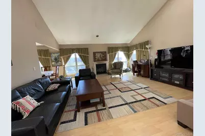 46 Vista Drive S, Manorville, NY 11949 - Photo 7