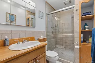 140 Oak St, Medford, NY 11763 - Photo 13