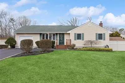 140 Oak Street, Medford, NY 11763 - Photo 1