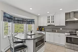 140 Oak St, Medford, NY 11763 - Photo 7