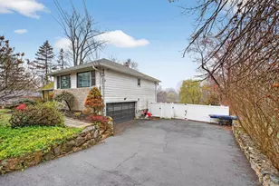 43 Woodbine Dr, Mahopac, NY 10541 - Photo 3