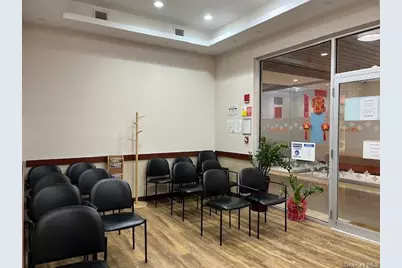 131-07 40th Road #E06, Flushing, NY 11354 - Photo 3