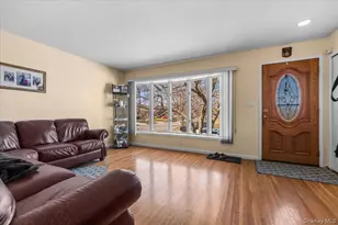 2 Fern Pl, Plainview, NY 11803 - Photo 3