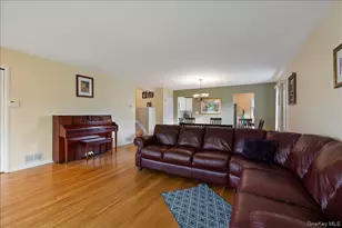 2 Fern Pl, Plainview, NY 11803 - Photo 5