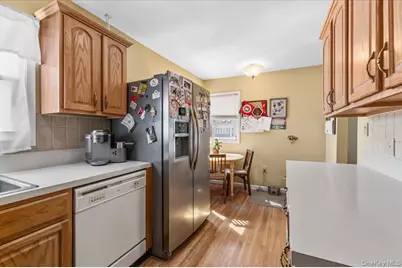 2 Fern Place, Plainview, NY 11803 - Photo 13