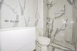 95 Woodlake Dr W, Woodbury, NY 11797 - Photo 19