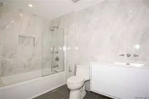 95 Woodlake Dr W, Woodbury, NY 11797 - Photo 23