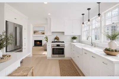 22 Peninsula Drive, Sag Harbor, NY 11963 - Photo 15