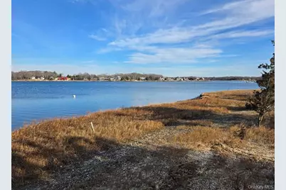 22 Peninsula Drive, Sag Harbor, NY 11963 - Photo 3