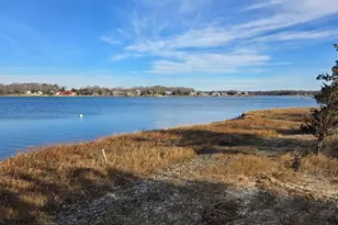 22 Peninsula Dr, Sag Harbor, NY 11963 - Photo 3