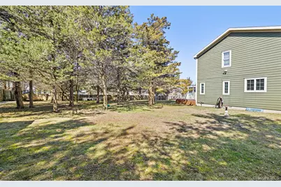 22 Peninsula Drive, Sag Harbor, NY 11963 - Photo 11