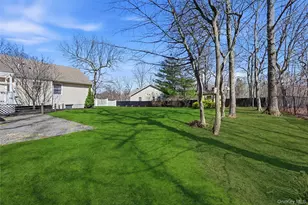 205 Great Rock Dr, Wading River, NY 11792 - Photo 41