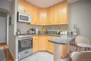 302 E Broadway, Long Beach, NY 11561 - Photo 5