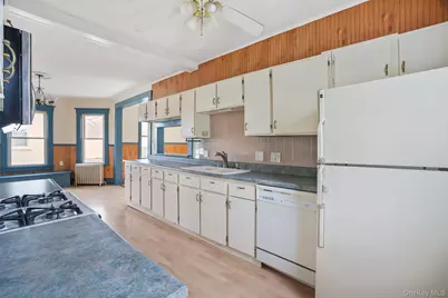 708 Tower Avenue, Maybrook, NY 12543 - Photo 11