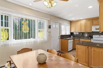 119 Woodoak Drive, Westbury, NY 11590 - Photo 13