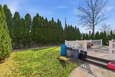 119 Woodoak Drive, Westbury, NY 11590 - Photo 5