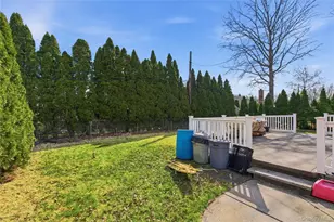 119 Woodoak Dr, Westbury, NY 11590 - Photo 5