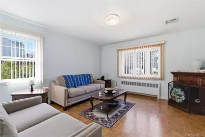 119 Woodoak Drive, Westbury, NY 11590 - Photo 9