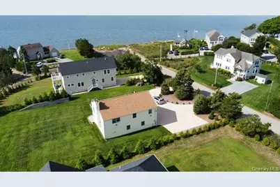 7 Corwin Lane, Hampton Bays, NY 11946 - Photo 1