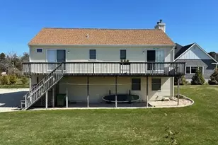 7 Corwin Ln, Hampton Bays, NY 11946 - Photo 3