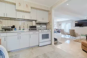 3-25 149th St, Whitestone, NY 11357 - Photo 31