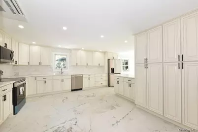 87 Dunlop Road, Huntington, NY 11743 - Photo 9