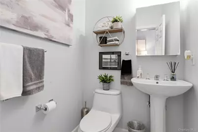 625 Madeira Boulevard, Melville, NY 11747 - Photo 9