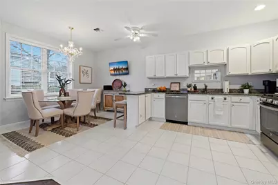 625 Madeira Boulevard, Melville, NY 11747 - Photo 7