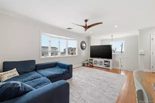 184 Inlet Dr, Lindenhurst, NY 11757 - Photo 11