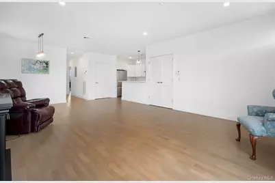 401 Breton Way, Glen Cove, NY 11542 - Photo 5