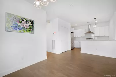 401 Breton Way, Glen Cove, NY 11542 - Photo 11