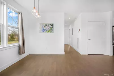 401 Breton Way, Glen Cove, NY 11542 - Photo 9